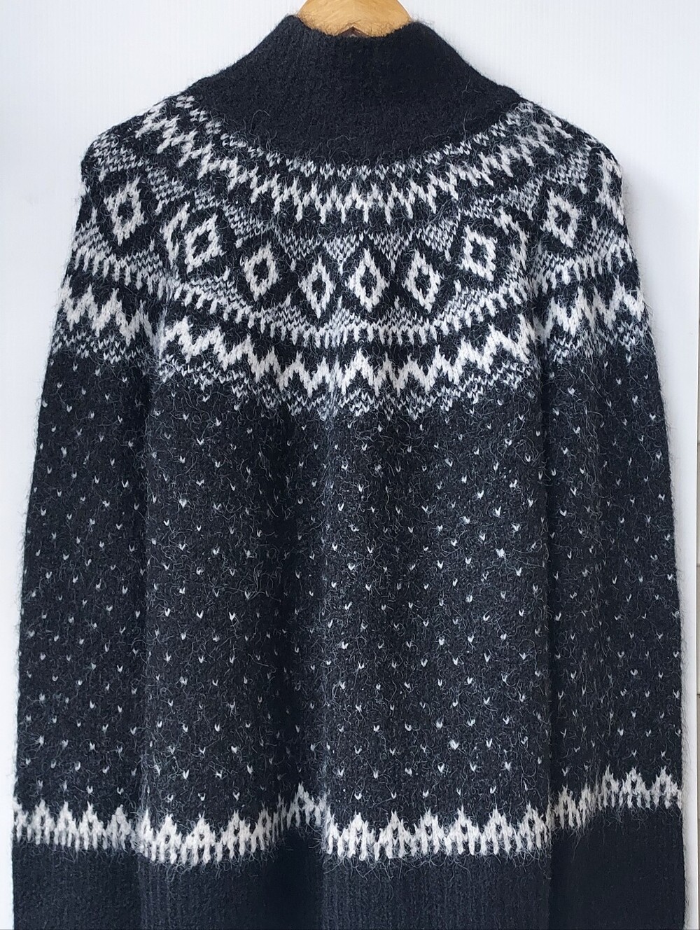 Gap Black Fair Isle Turtleneck Sweater Size Medium Relaxed Fit NEW NWT - Picture 8 of 11